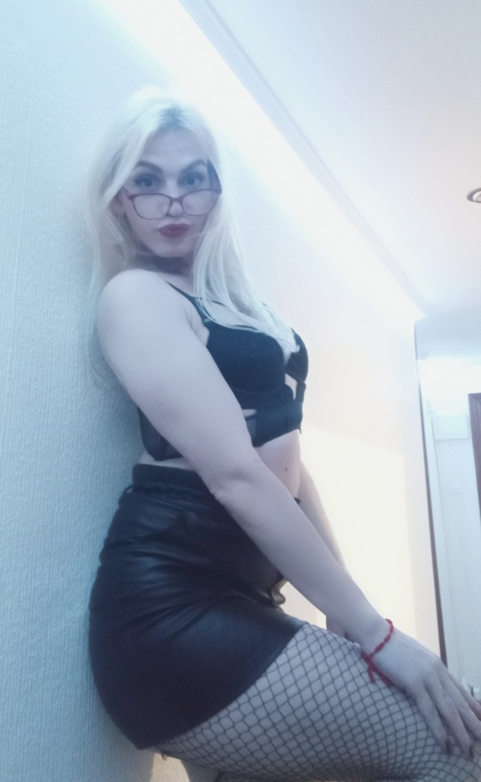 Porriño novedad trans rubia explosiva cañera