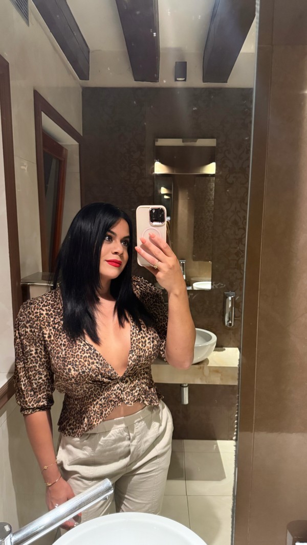 Daniela latina fiestera