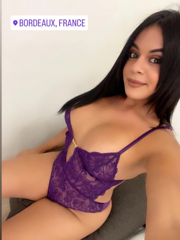 Daniela morena latina