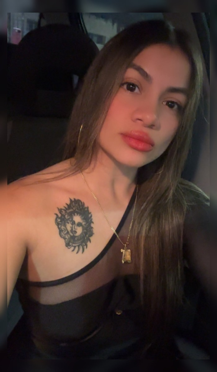VALENTINA HERMOSA Y JUGUETONA VEN A DISFRUTAR