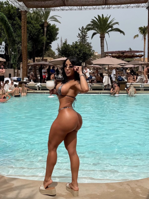 Soy lo que tus ojos ven y tu cuerpo desea fiestera
