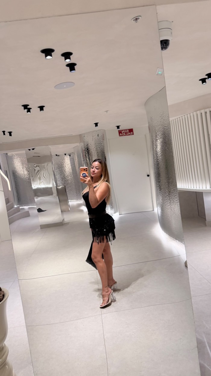 Sara Fiestera quiere Sexo y diversión