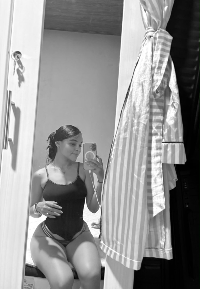 DAYANA NIÑA MUY COMPLETA