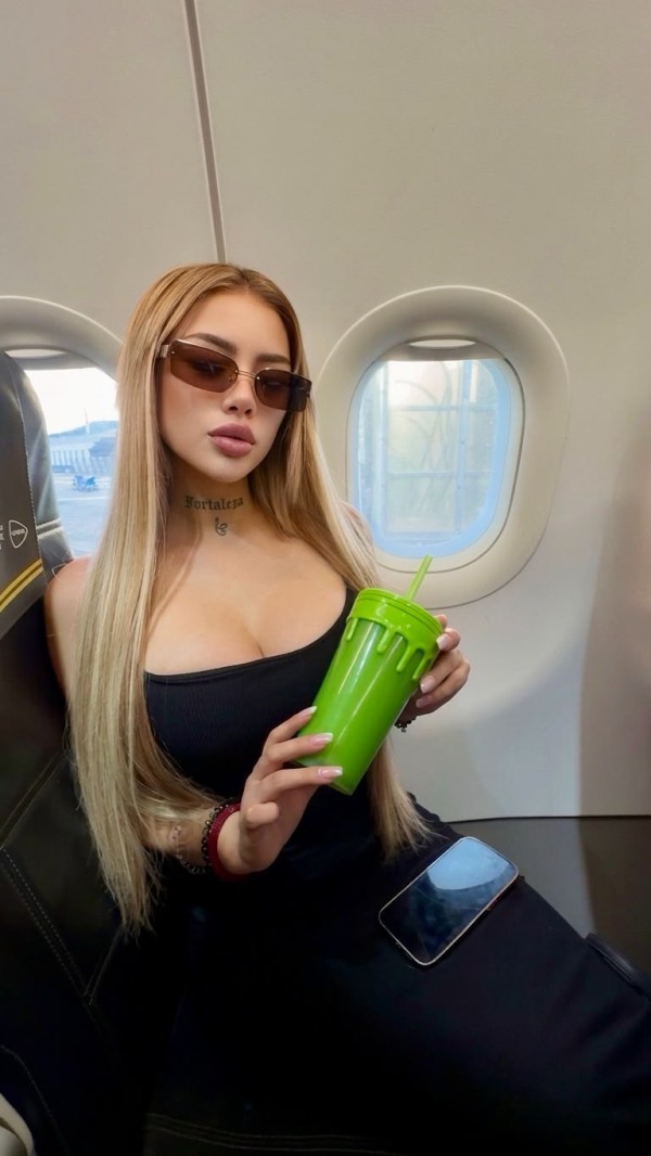 ANGELES, JOVENCITA TOP RUBIA CHILENA 20 AÑOS