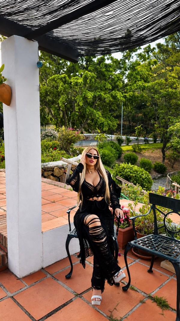 ANGELES, JOVENCITA TOP RUBIA CHILENA 20 AÑOS