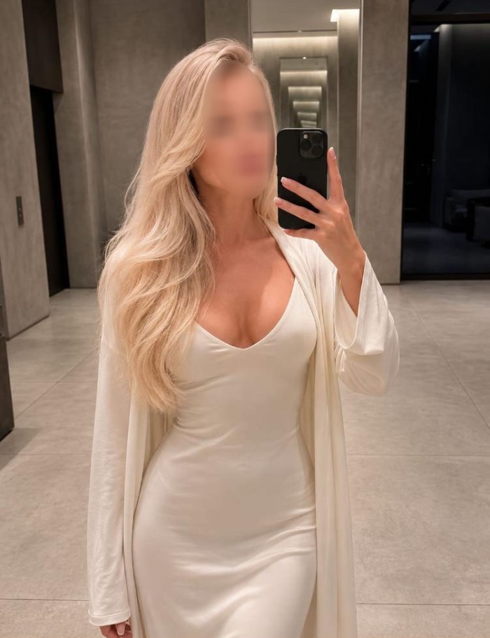 VIKI, ELEGANCIA y SENSUALIDAD solo para ti en PUIG