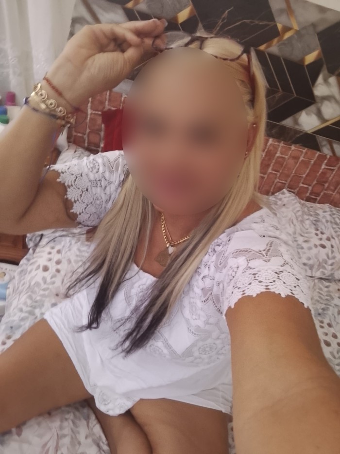 NOVEDAD BRUNA ARDIENTE JUGUETONA FIESTERA EN CALAHORRA