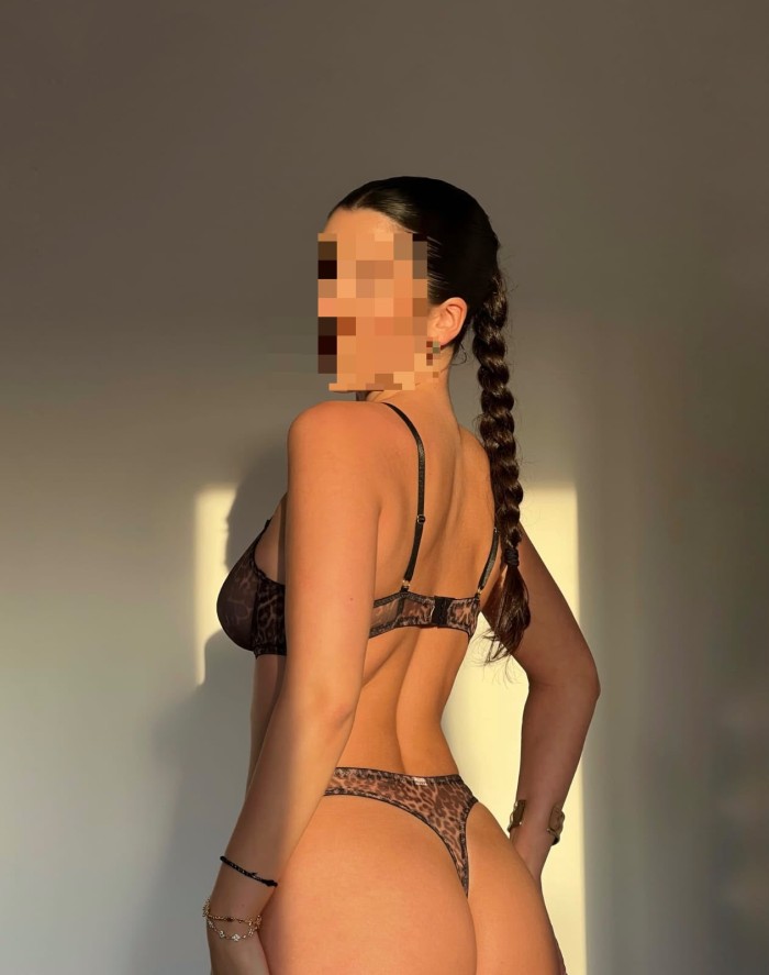 NOVEDAD LUNA!! JOVENCITA COMPLACIENTE CARIñOSA EN AVILA
