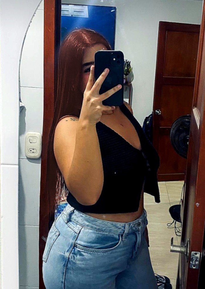 Laurita cachonda la mejor boca de la cuidad