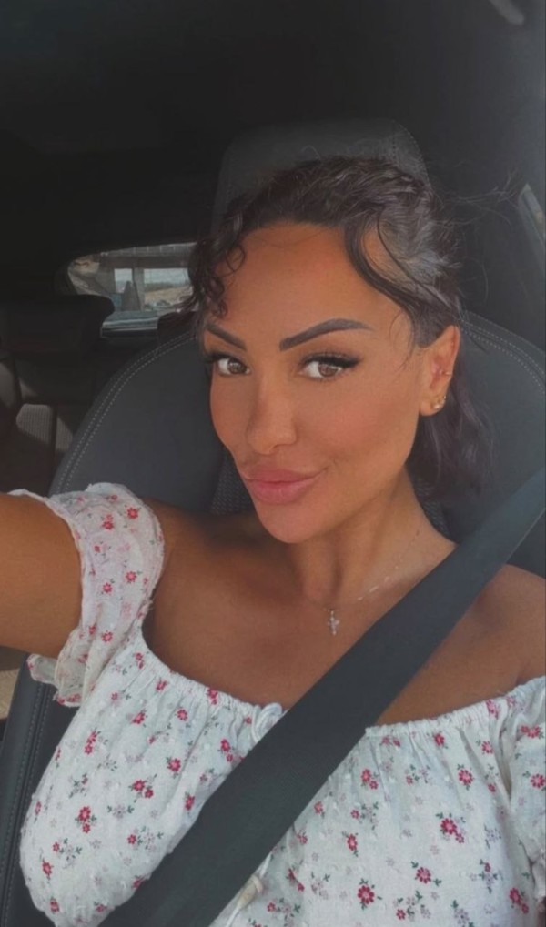 DULCE COMO LA MIEL Y TRAVIESA COMO UNA DIABLA !