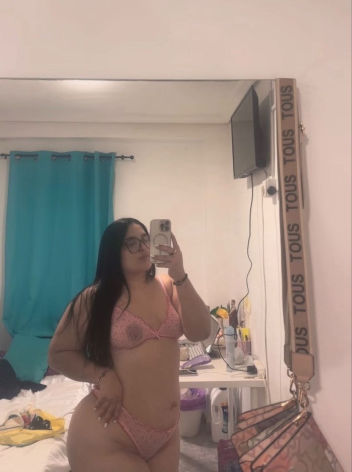 DULCE Y TRAVIESA VENEZOLANA JOVEN DE REGRESO