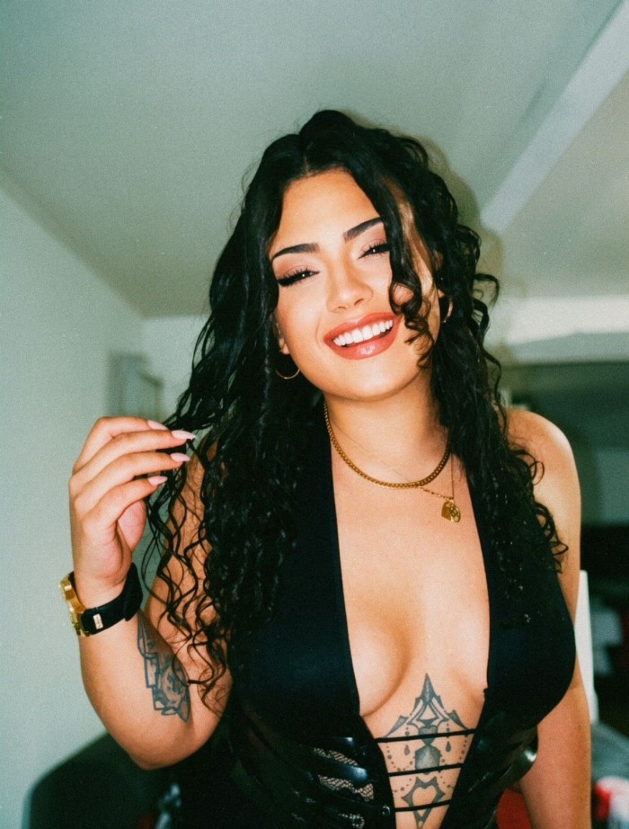 EN CAN PASTILLA DIOSA DEL EROTISMO DULCE Y SENSUAL