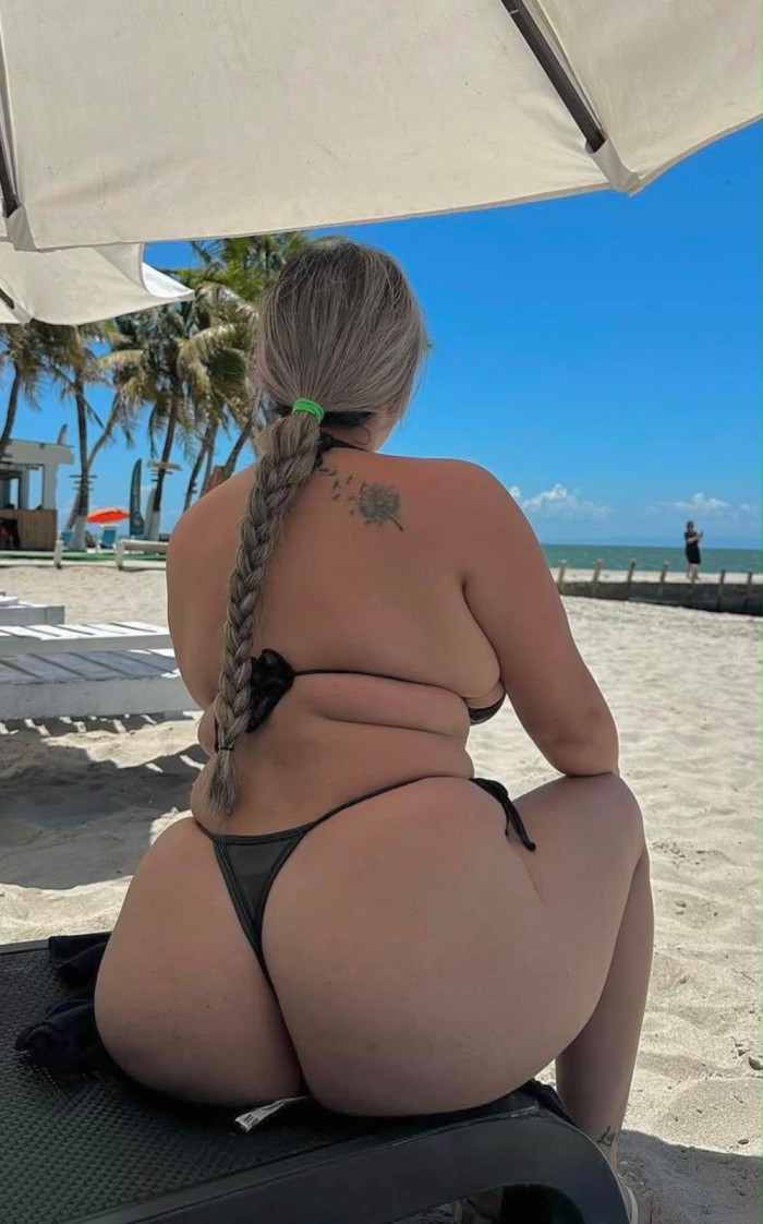 ARDIENTE SENSUAL COMPLACIENTE DESEOSA DE SEXO