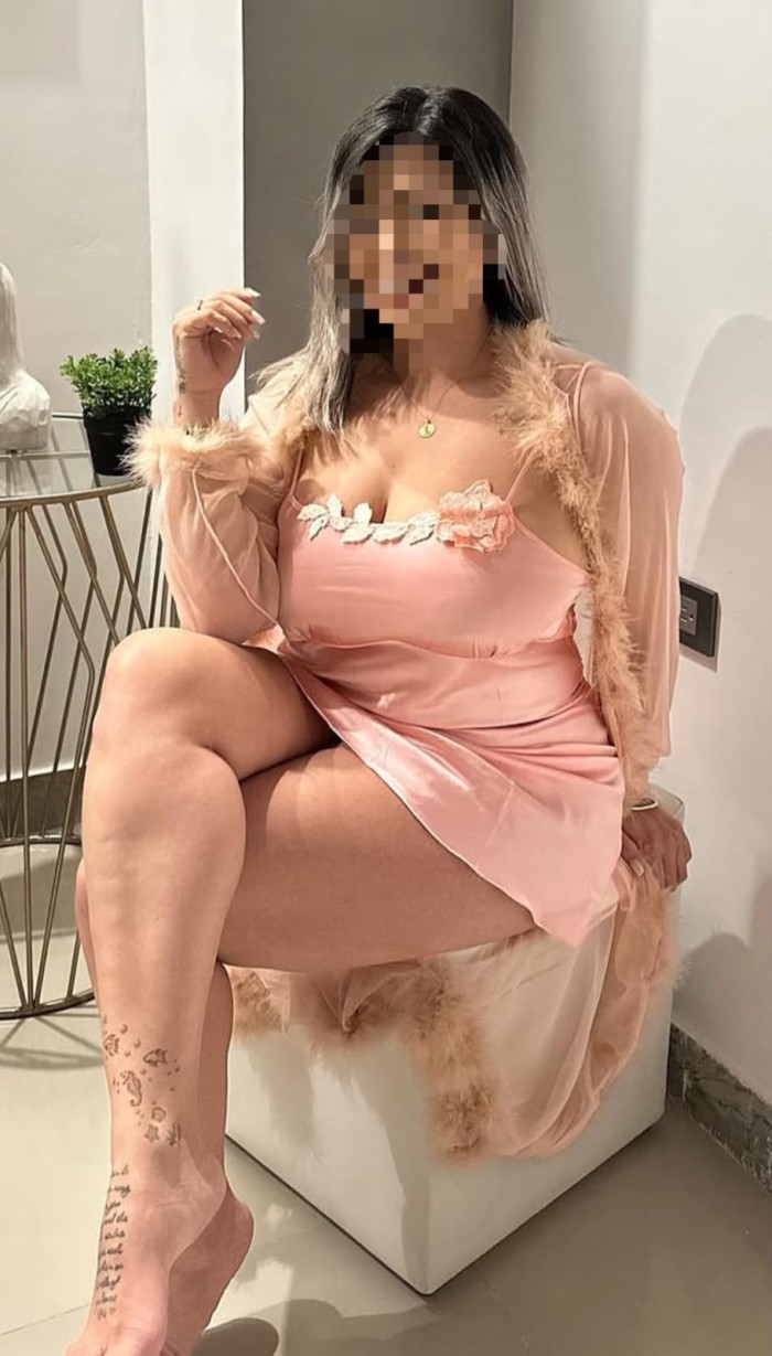 ARDIENTE SENSUAL COMPLACIENTE DESEOSA DE SEXO