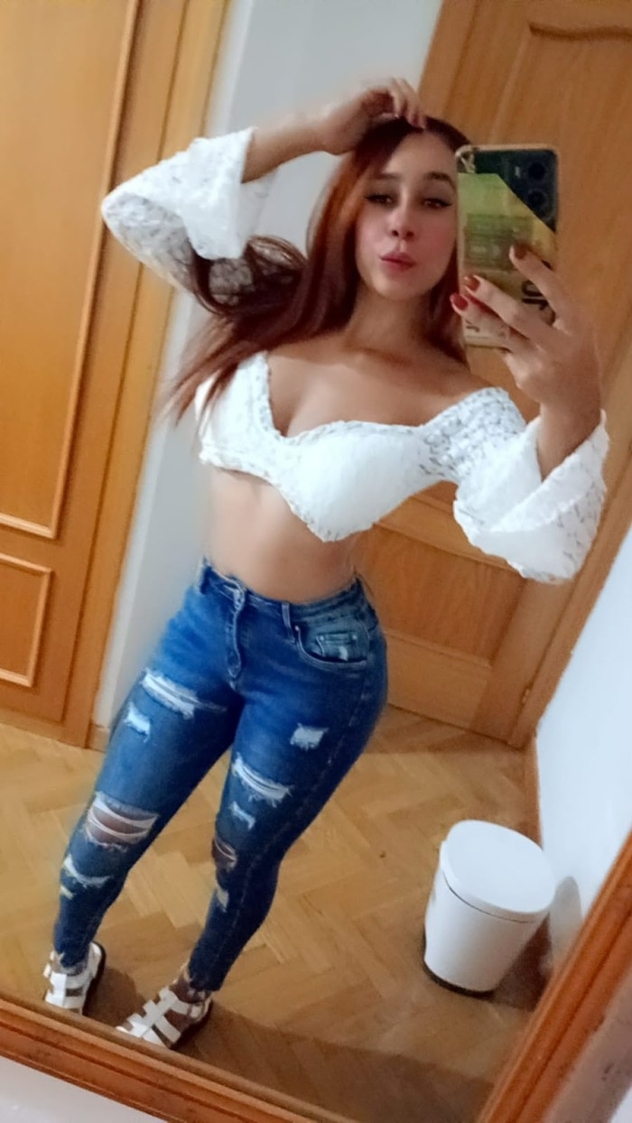 AMOR SOY KAROL, ME ENCANTA SER JUGUETONA