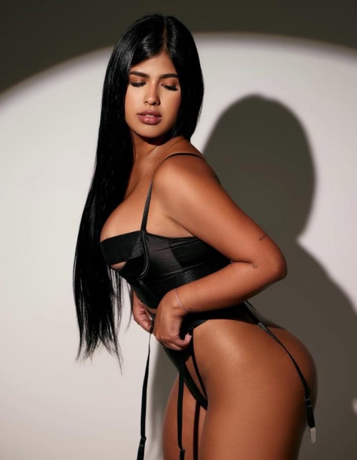 Una jovencita , espectacular todo lo que buscas