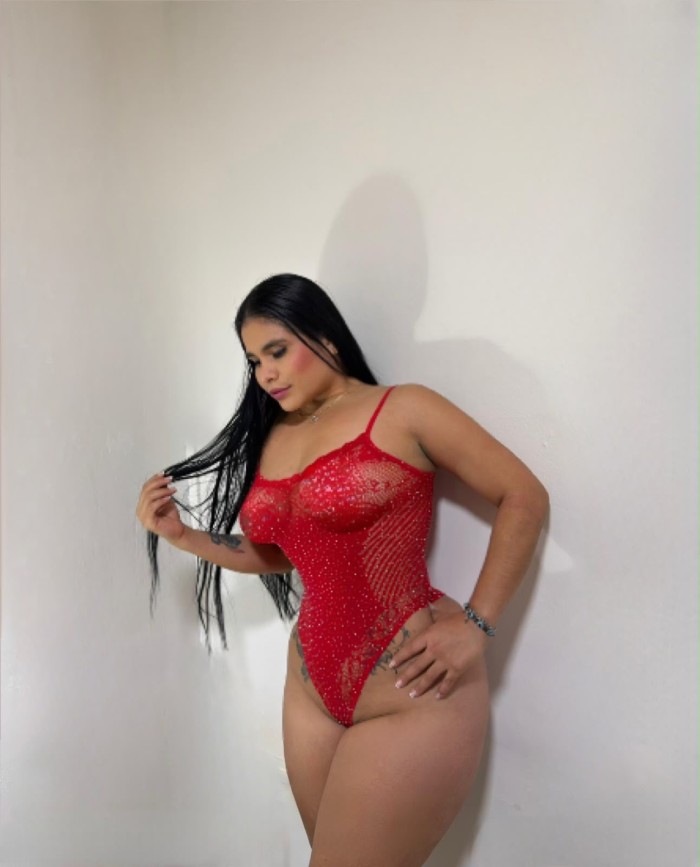 Sexy y cachonda latina con ganas de jugar, llámame
