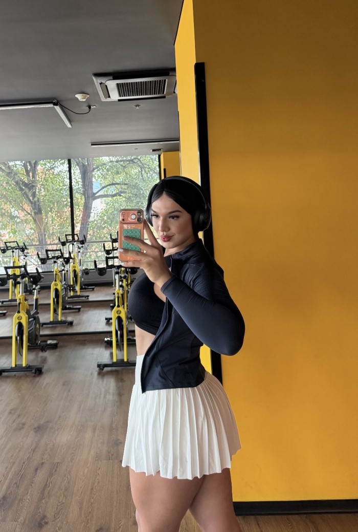 HERMOSA CHICA TRANS COLOMBIANA