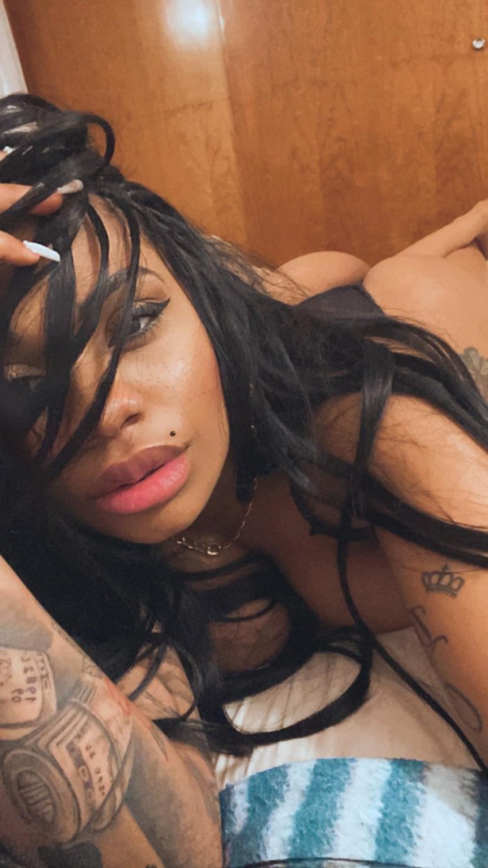 QUEEN CUBANA CALIENTE HAGO TODO SIN PRISAS