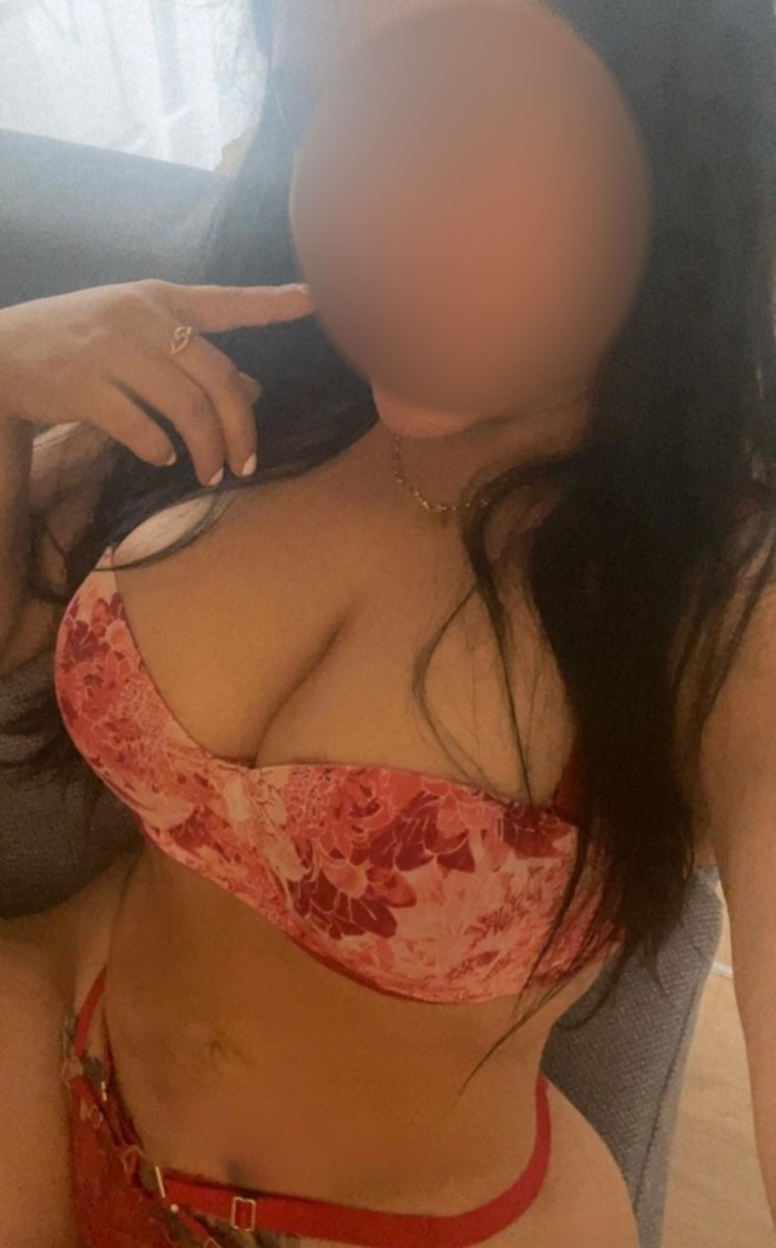 !! FOTOS REALES !! LUNA: GUAPA ESTUDIANTE DE VACACIONES EN ALICANTE CENTRO