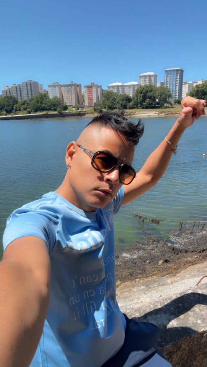 LATINO CARIÑOSO GUARRO POLLA 19CM LECHERO FIESTERO
