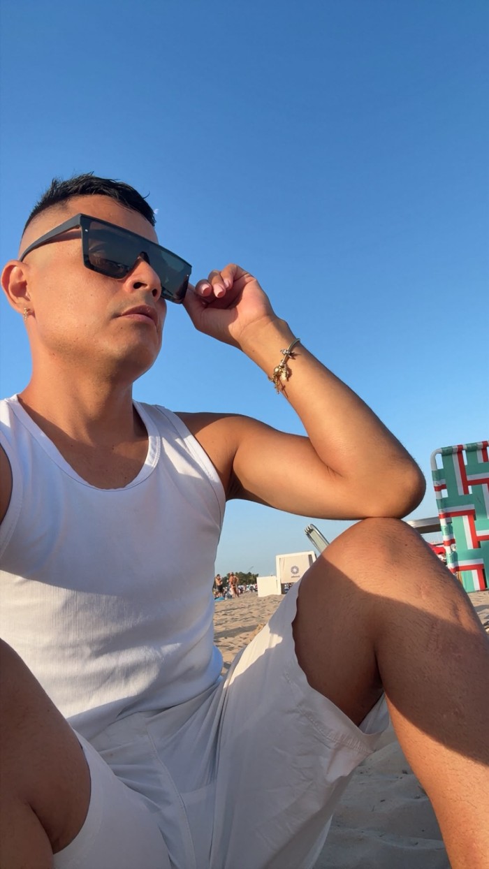 LATINO CARIÑOSO GUARRO POLLA 19CM LECHERO FIESTERO