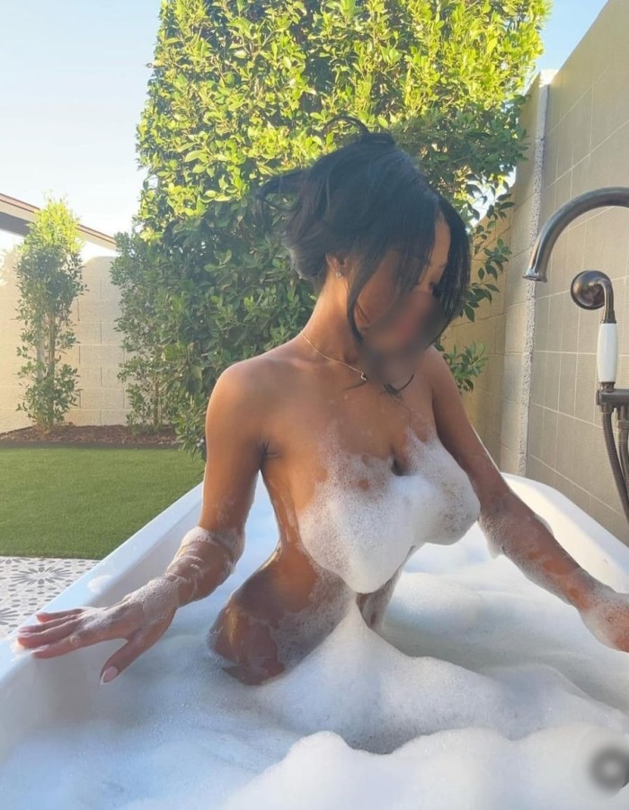 Madurita bomba de sexo, Lalín