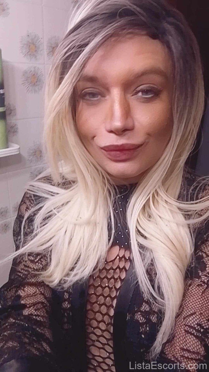 TRAVESTI ITALIANA MUY COMPLACIENTE Y DOTADA