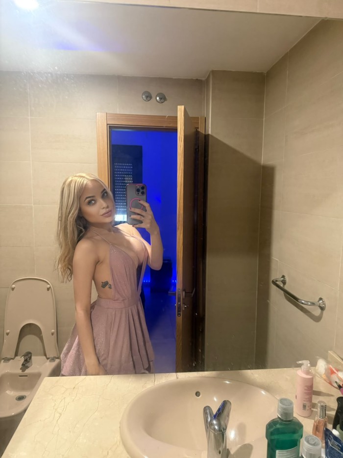 ALICE, HERMOSA NIÑATA DE LUJO..1RA VES EN IBIZA