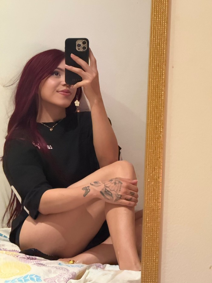 JOVENCITA TRANS PELIRROJA COLOMBIANA GUAPISIMA 24H