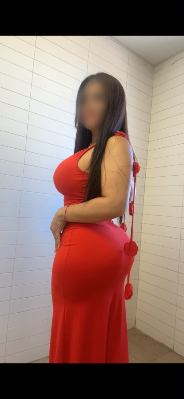 La latina más sensual de la zona.