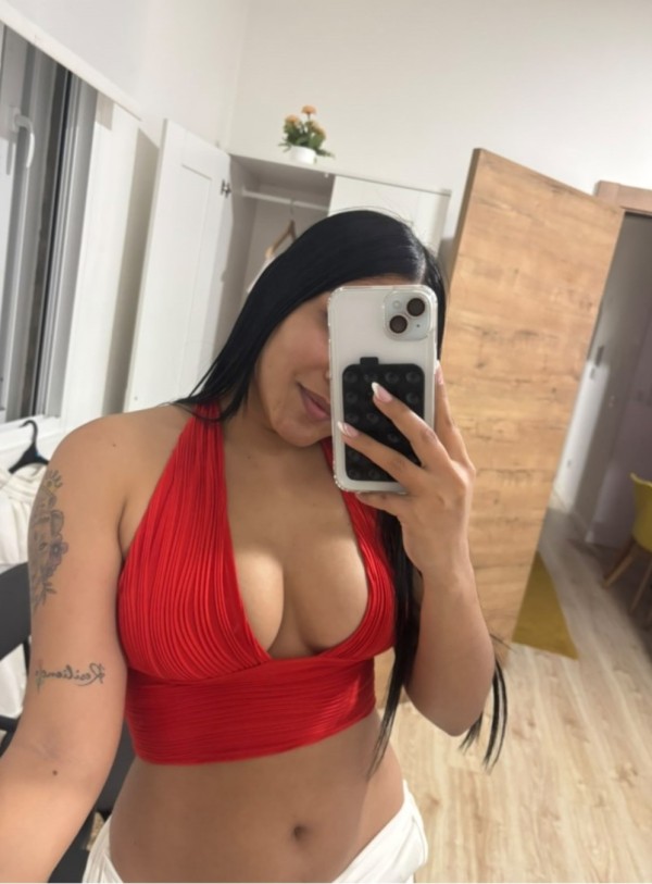 NOVEDAD CHICA FIESTERA SALIDAS A TODOS LOS PUEBLOS