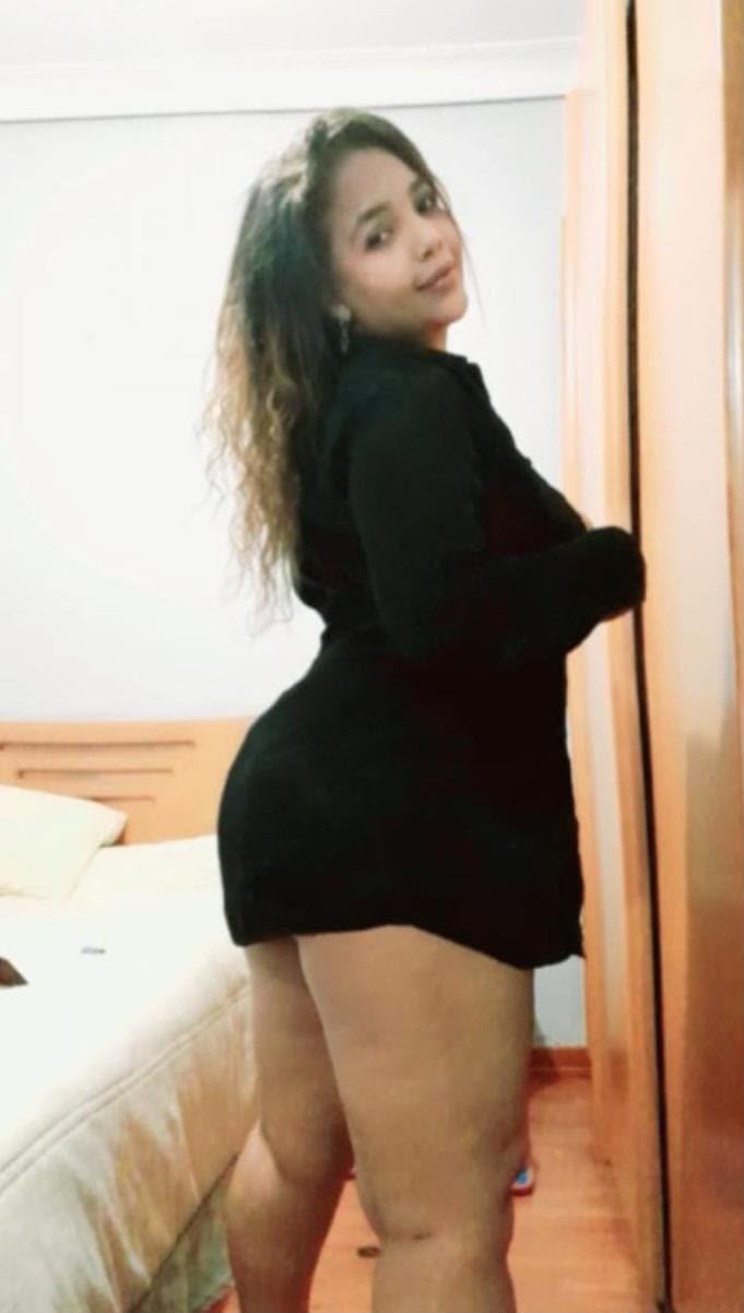 FIESTERA Y MUY MORBOSA VEN Y CHUPA COÑO