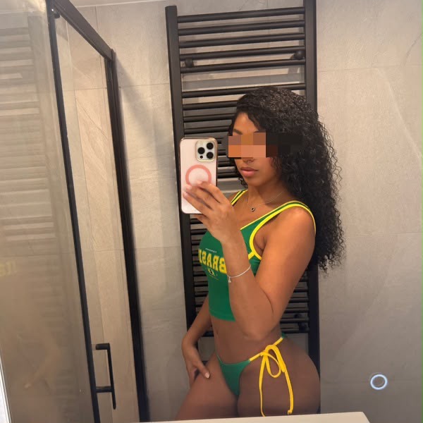 Daniela latina disponible 24 horas