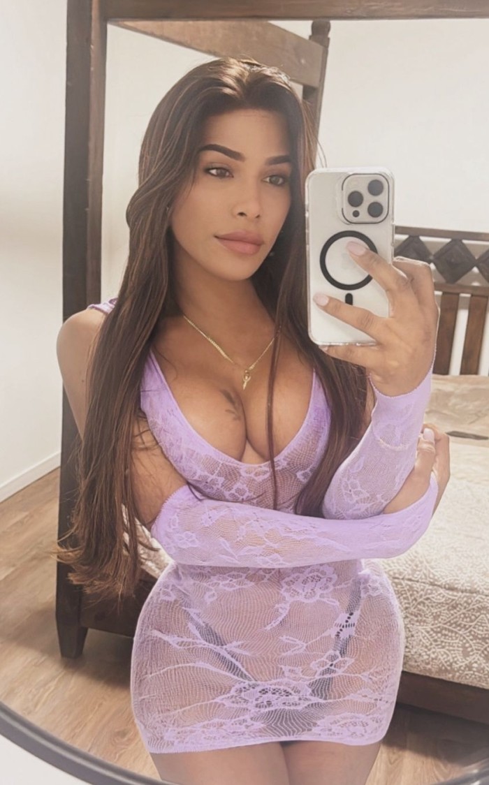 TRANS SÚPER GUAPA Y FEMENINA, GRAN DOTACIÓN