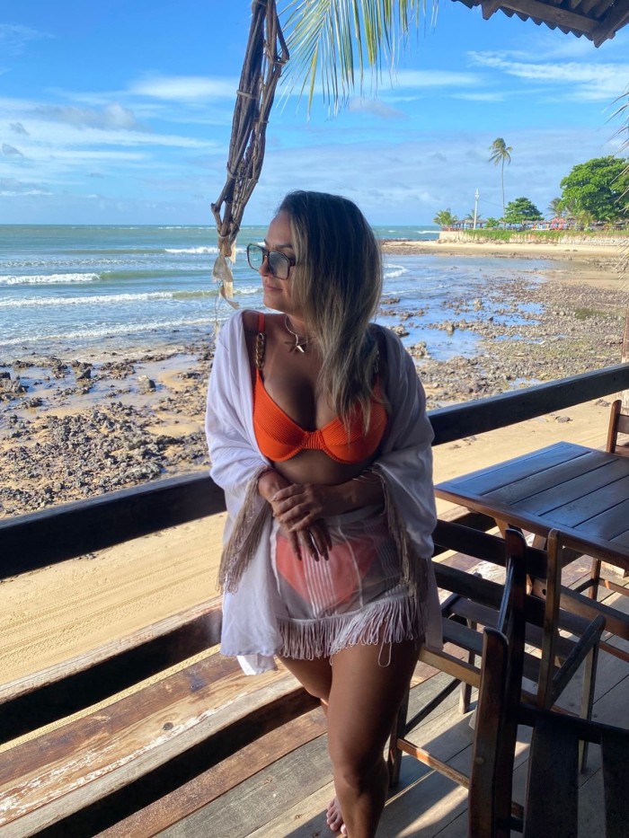 ISABELA — BRASILEÑA EN CÓRDOBA CIUDAD JARDÍN