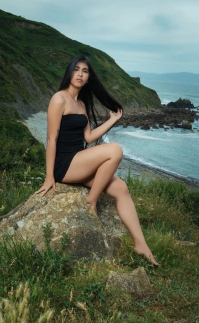 Teen muy cachonda y divertida