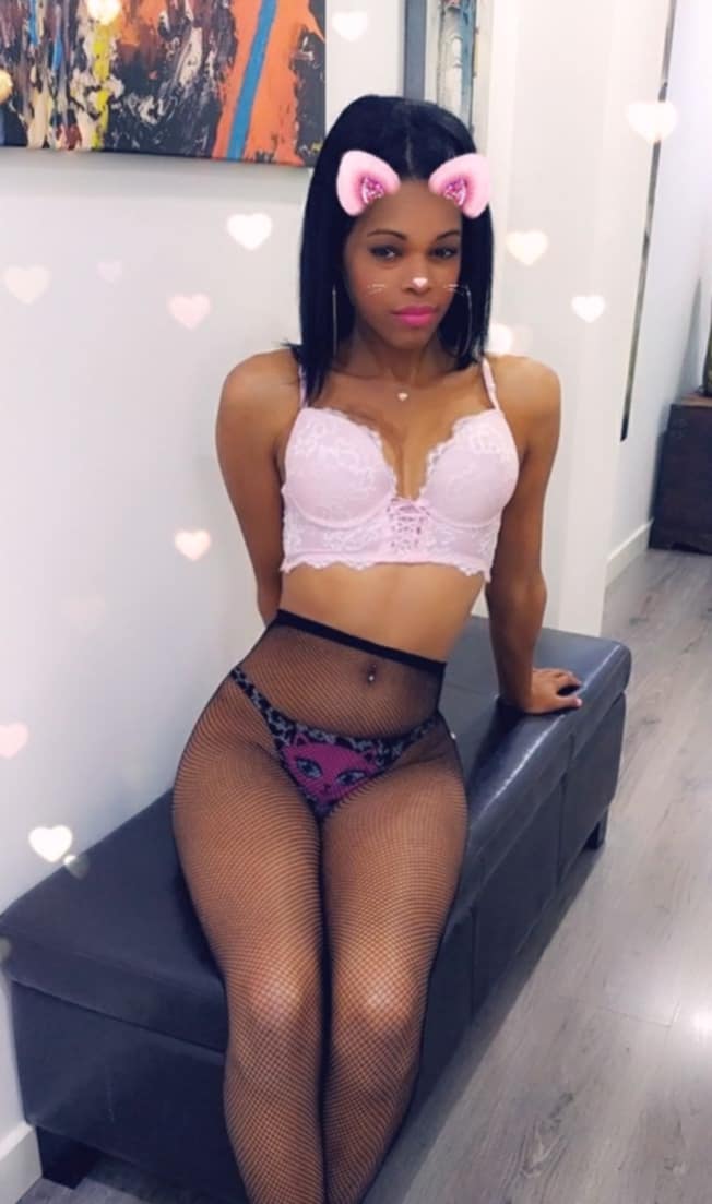 Trans Mulata Jovencita Guapa Feminina Cariñosa