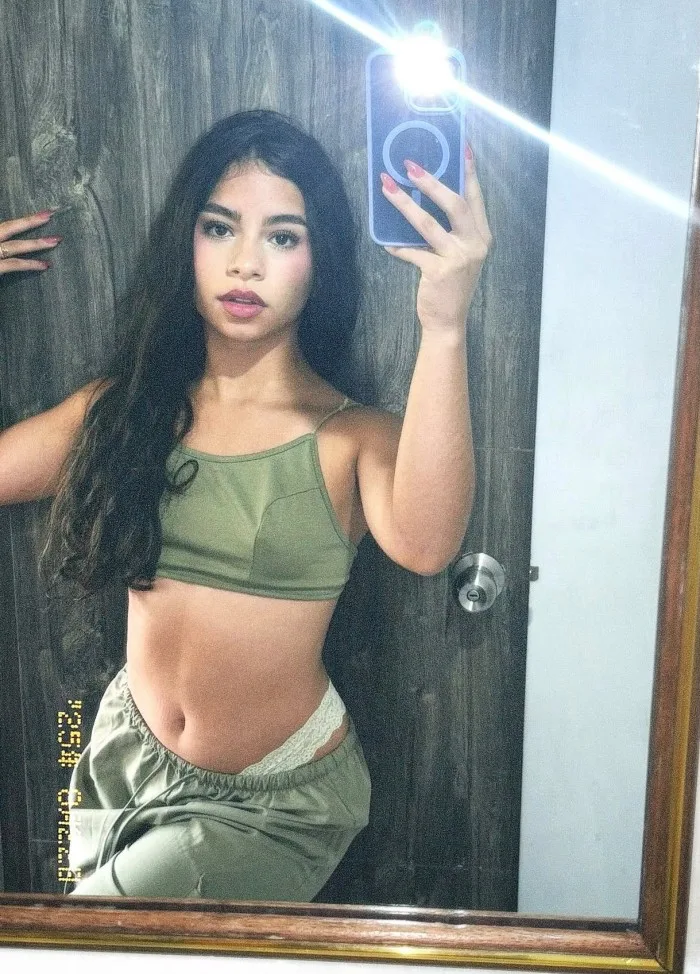 Jovencita colombiana impresionante
