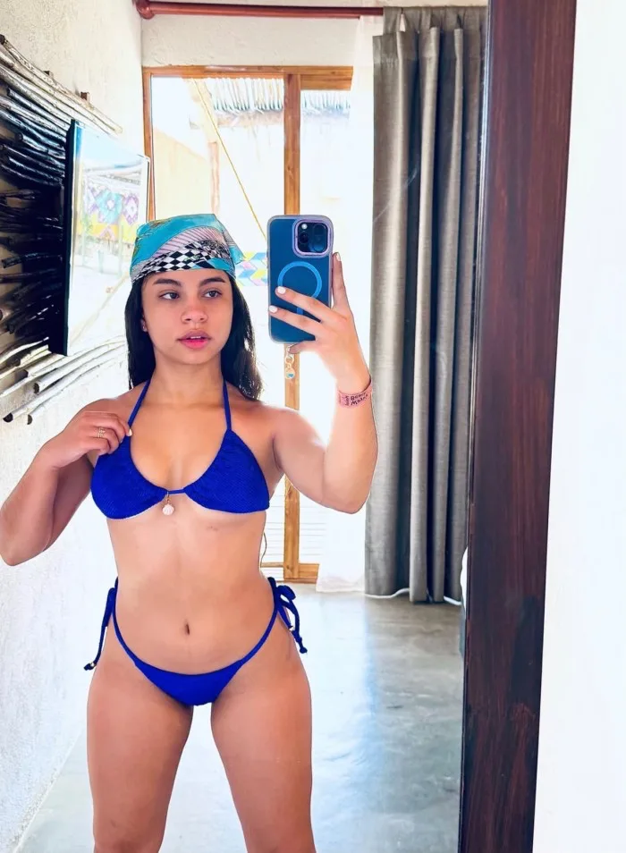 Jovencita colombiana impresionante