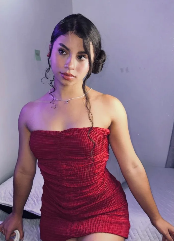 Jovencita colombiana impresionante
