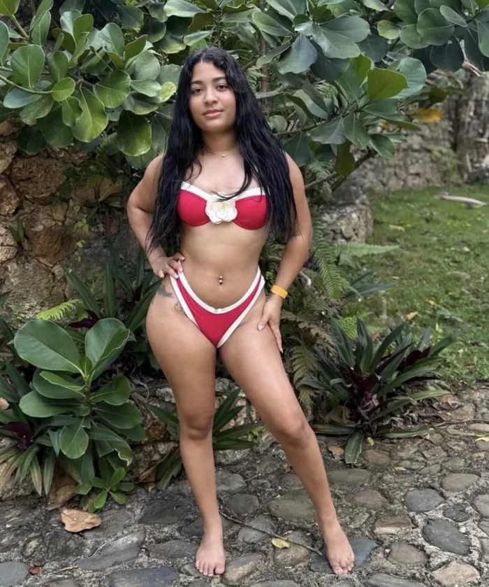 Modelo colombiana recien llegada NOVEDAD