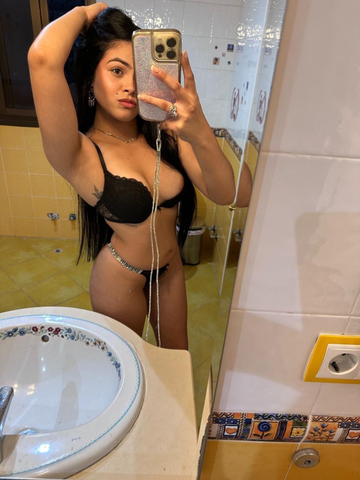 SARAH CACHONDA CUBANA EN SALOU