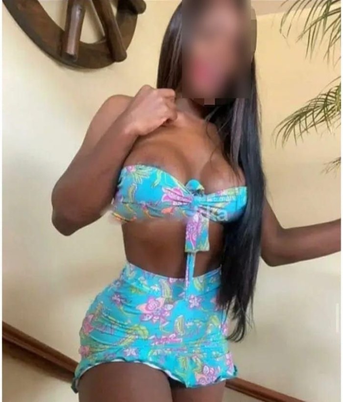 CARLA, COLOMBIANA NALGONA MORENOTA FIESTERA 24H