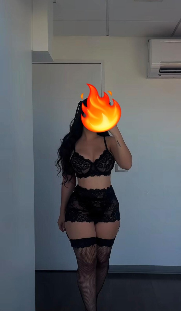 EN LAS CANTERAS COMETE MI COÑITO JUGOSO LATINA VIP
