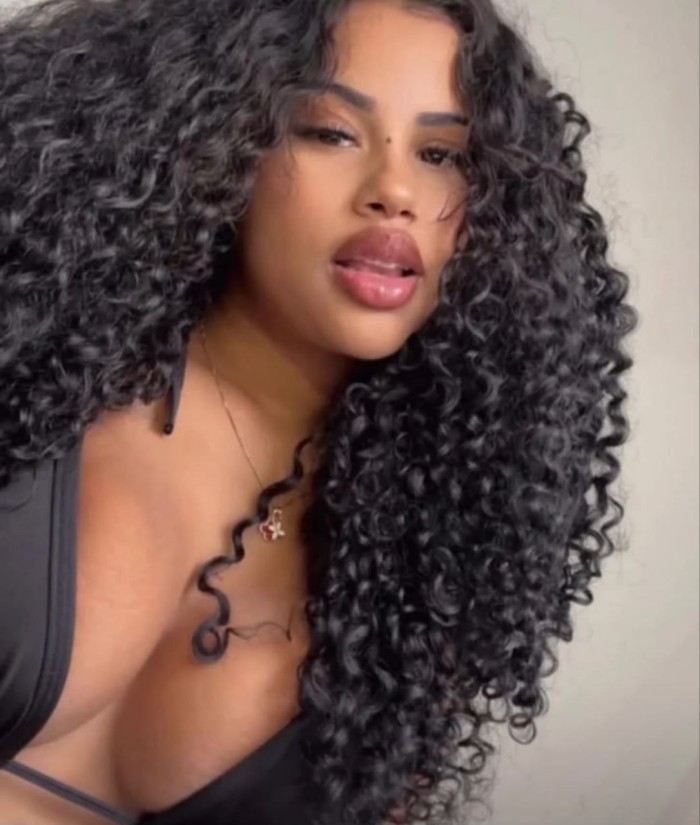 BELLEZA, UNA COLOMBIANA 24H PELO RIZADO FIESTERA!