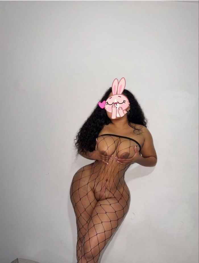BELLEZA, UNA COLOMBIANA 24H PELO RIZADO FIESTERA!