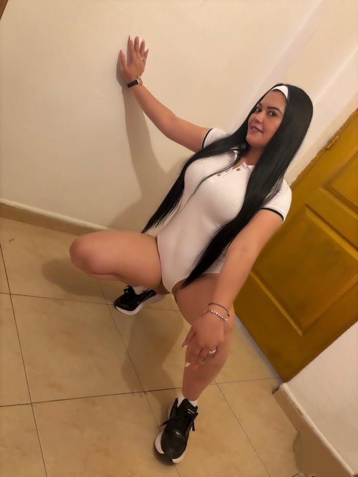 Hermosa morena con ganas de todo, llámame