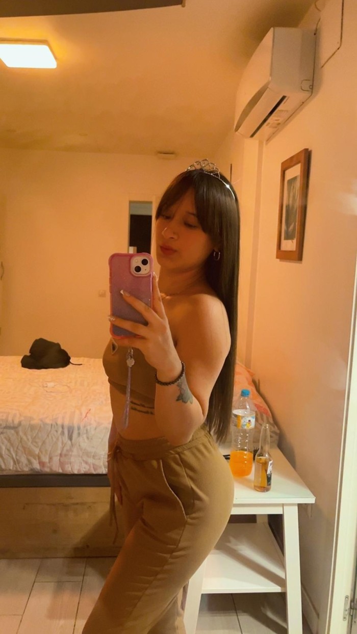 jovencita quiere complacerte