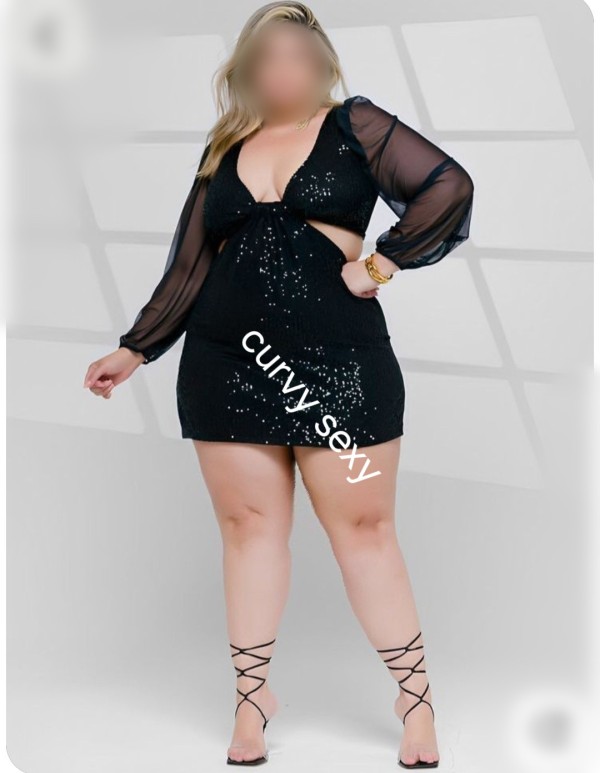 Hermosa curby novedad